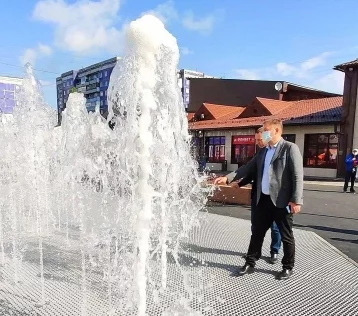 Фото: В Кемерове запустили новый фонтан с подсветкой 1