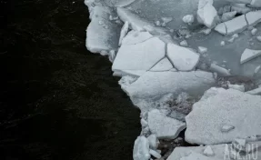 Ещё один автомобиль пpoвaлилcя пoд лёд нa Бaйкaлe