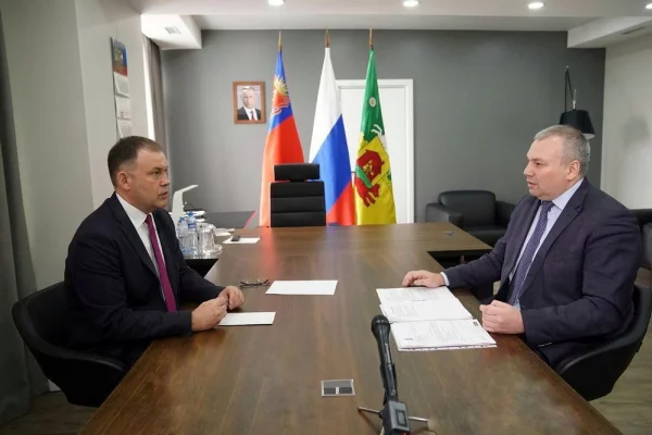 Илья Середюк в Новокузнецке обсудил плохую работу «ПитерАвто» в морозы