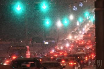 Фото: Пробки на дорогах Кемерова достигли 10 баллов 1