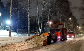 В Кемерове дорожные службы вывезли 19 тысяч кубометров снега за выходные