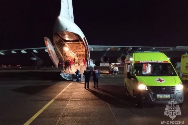 Двух пострадавших при взрыве на предприятии в Копейске спецборт МЧС доставил в Нижний Новгород