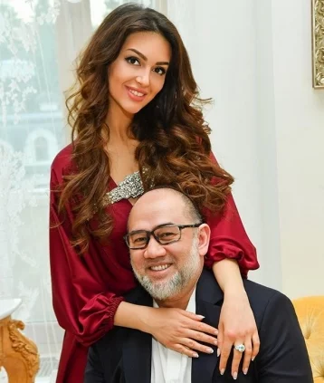 Фото: «Мисс Москва» впервые высказалась о причинах развода с экс-королём Малайзии 1