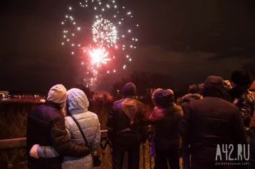 Фото: Кузбассовцам запретили праздновать Новый год с петардами и салютами 1