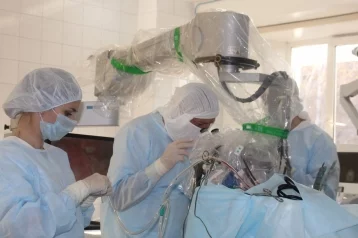 Фото: В Кузбассе нейрохирурги 5 часов спасали пациента с опухолью головного мозга 1