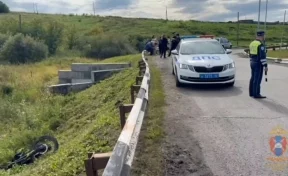 Мужчина на питбайке погиб, врезавшись в отбойник в Прокопьевском округе