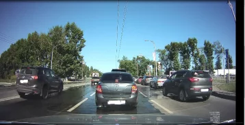Фото: В Кемерове оштрафовали водителя за поворот налево через двойную сплошную 1