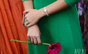 В Петербурге девочка-подросток лишилась пальца из-за кольца 