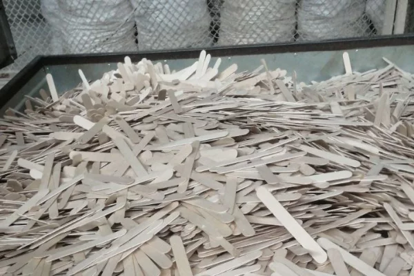 Из Кузбасса в Китай отправят 23 тонны медицинских шпателей