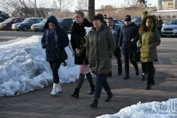 Фото: Начались первые похороны погибших на пожаре в кемеровской «Зимней вишне» 2