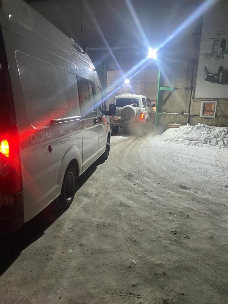 В Кузбассе машина скорой помощи заглохла в мороз: помог неравнодушный водитель