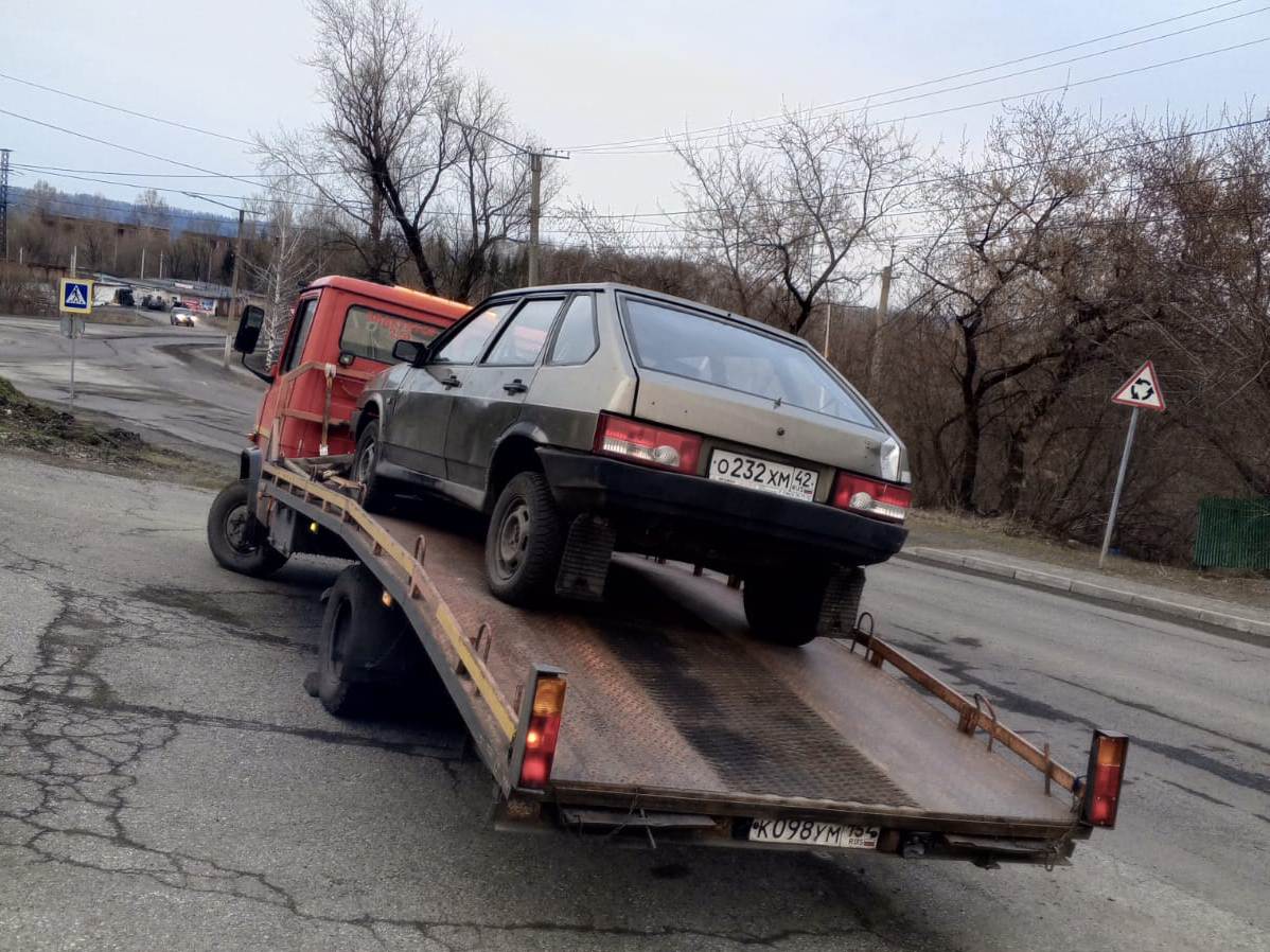В Кузбассе пьяный водитель-бесправник пытался оторваться от ГИБДД