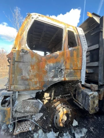 Фото: В Кузбассе два подельника сожгли 10 дорогих самосвалов: дело ушло в суд 2