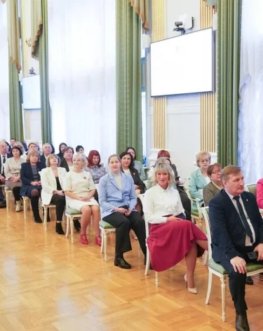 Губернатор Кузбасса наградил активистов территориального самоуправления 