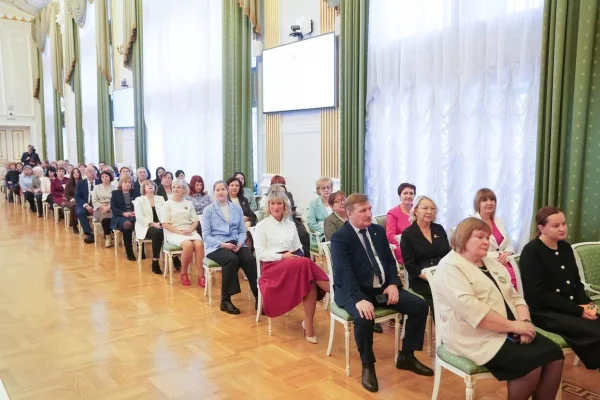 Губернатор Кузбасса наградил активистов территориального самоуправления 