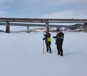 Фото: В Кемерове проверили лёд на Томи на месте будущего взрыва 2