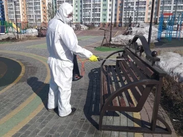 Фото: В Кузбассе обработали дезинфицирующими средствами около 3 000 парков и скверов 1