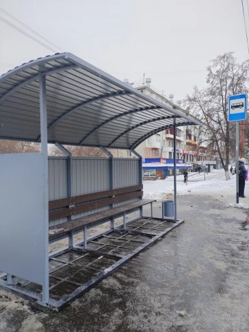 Фото: В Кемерове на трёх улицах установили новые остановочные павильоны 1