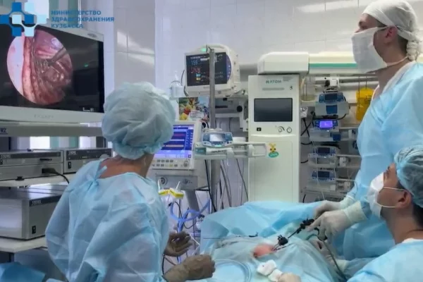 Раз в 45 лет: в Кемерове врачи спасли новорождённого с редким пороком развития