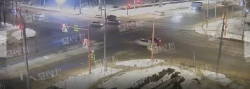 Фото: В аварии, попавшей на дорожную камеру А42.RU в Кемерове, погиб человек 1