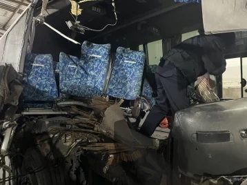 Фото: В Кузбассе в суд ушло дело о жёстком ДТП с участием автобуса на трассе Р-255: пострадала пассажирка 1