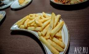 Врач-терапевт назвала вредные в жару продукты