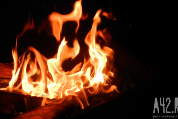 В Южной Калифорнии произошёл взрыв и вспыхнул крупный пожар на нефтеперерабатывающем заводе 