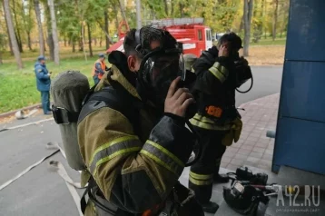 Фото: Очевидцы сняли на видео пожар в многоэтажке на Двужильного в Кемерове 1