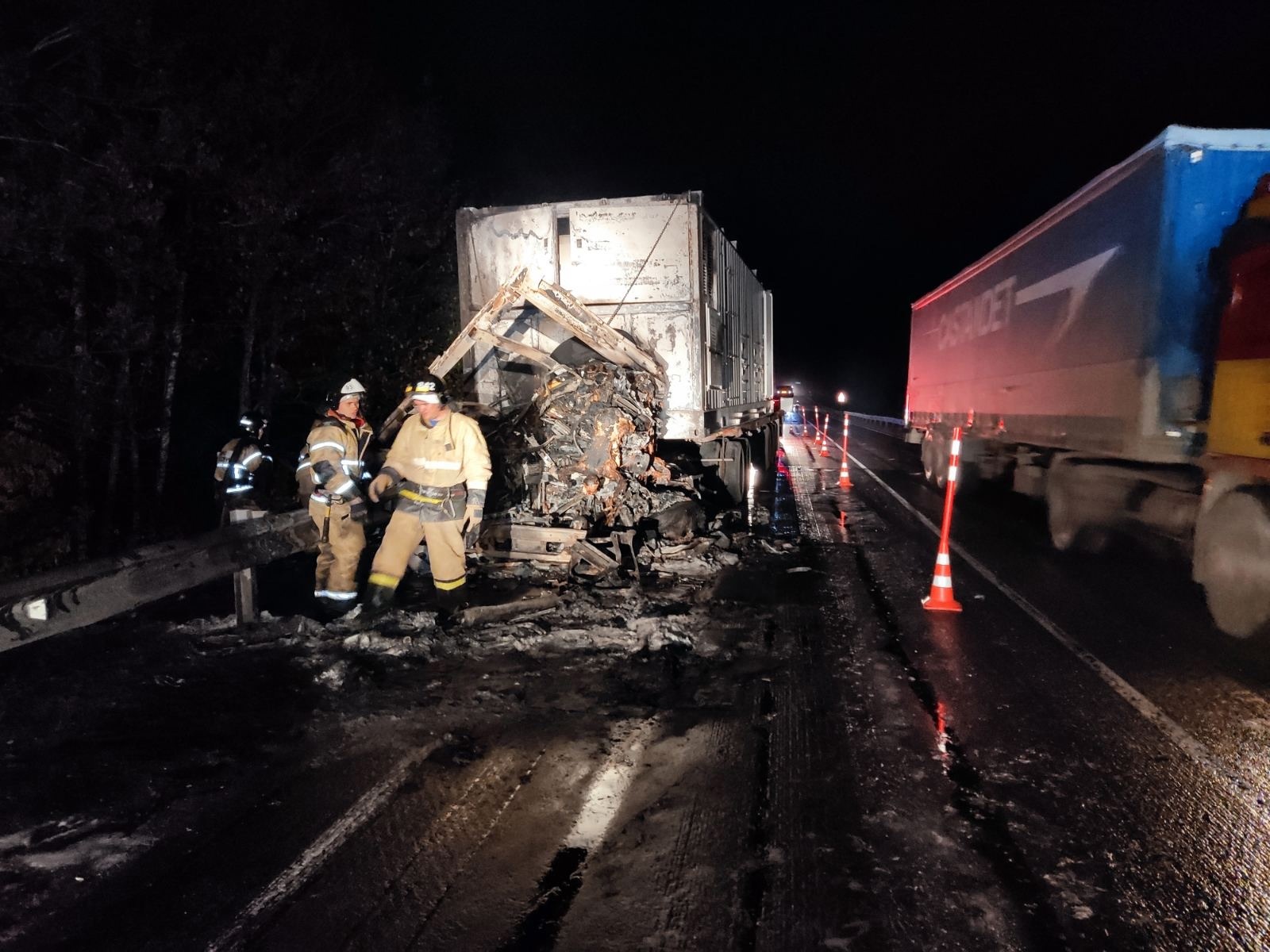Кузбассовец сгорел в кабине грузовика в результате ДТП под Тюменью