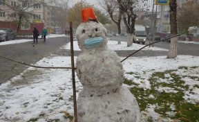 Пользователи соцсетей показали фотографии первых снеговиков в Кузбассе