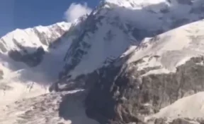 В Кабардино-Балкарии 2 альпиниста попали под камнепад