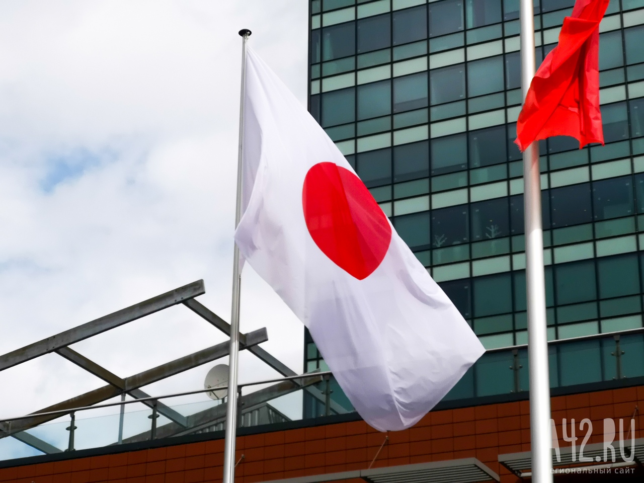 Японское правительство заявило о приостановке безвизовых обменов с Россией