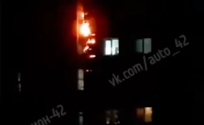 200 человек эвакуировались из горящей в Кемерове многоэтажки