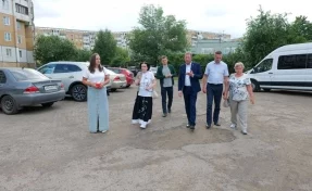 Кемеровчане устроили ссору в соцсетях губернатора, чей двор ремонтировать первым