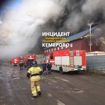 Фото: В результате пожара в производственных цехах в Кемерове погиб мужчина 1