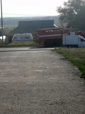 Фото: В Кузбассе автомобиль сбил 55-летнюю женщину и перевернулся 3