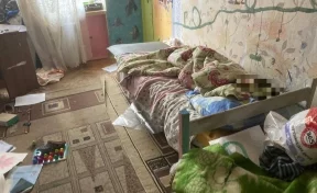 Истощённого ребёнка изъяли из захламлённой квартиры в Москве 