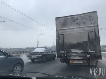 Фото: Кемерово встал в огромных пробках из-за аварий 1