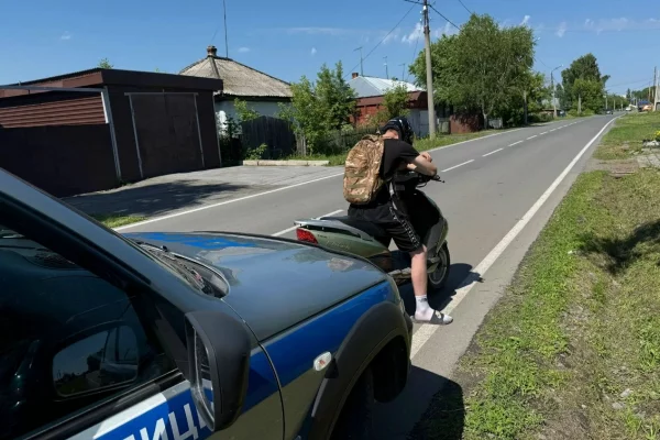 В Кузбассе 15-летний подросток на мопеде попался инспекторам ГАИ