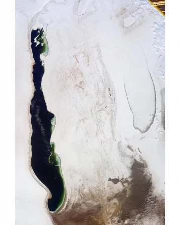 Фото: Российский космонавт показал фотографию «катастрофически высохшего» моря 1