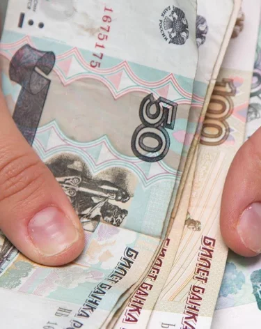 В Кемерове кассир украл из магазина 115 000 рублей и проиграл их 