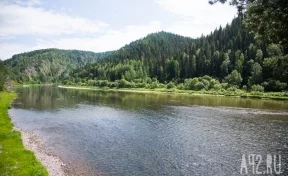 В Абхазии туристку из России унесло течением реки во время ливня 