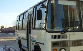 В кузбасском посёлке возобновили автобусные рейсы, отменённые из-за смерти пациентки с коронавирусом