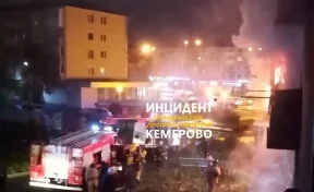 Очевидцы сообщили о пожаре в книжном магазине в Кемерове
