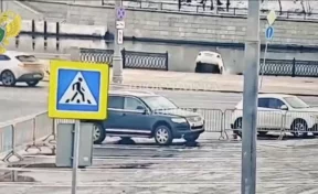 Водолазы нашли тело водителя упавшей в Москву-реку иномарки 