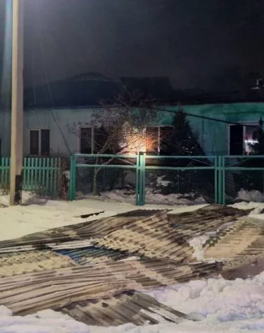 Двухквартирный дом и баня загорелись в Новокузнецком округе