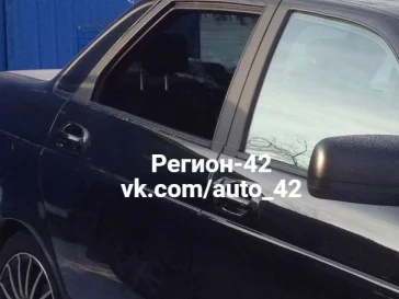 Фото: Соцсети: в Кемерове хулиганы разбили стёкла у нескольких автомобилей 3