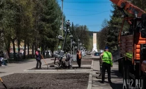 В Кемерове начали демонтировать старые фонари на Весенней улице