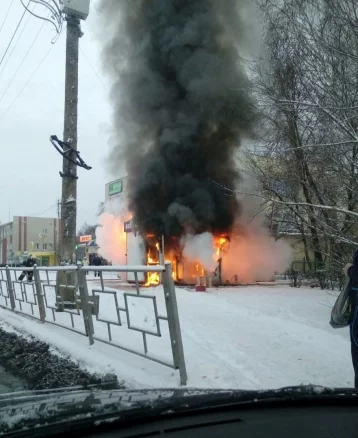 Фото: В Кузбассе утром загорелась беляшная 1