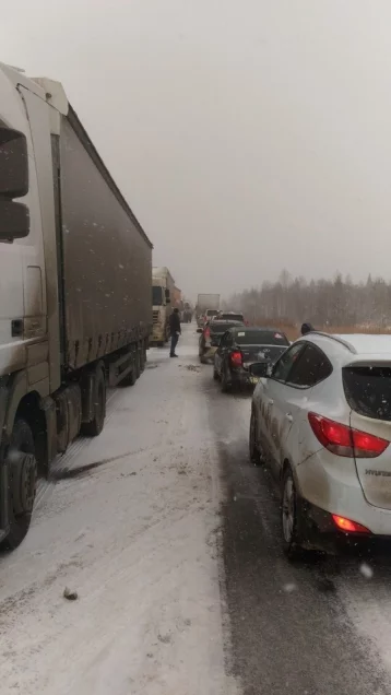 Фото: Кузбасские водители предупредили в соцсетях о сильном гололёде и плохой видимости на дорогах 3